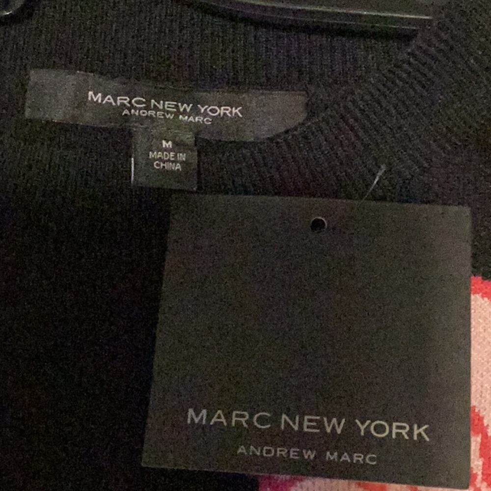 NWT‎ Marc New York Size M Sweater Black Pattern with Roses - Picture 3 of 5